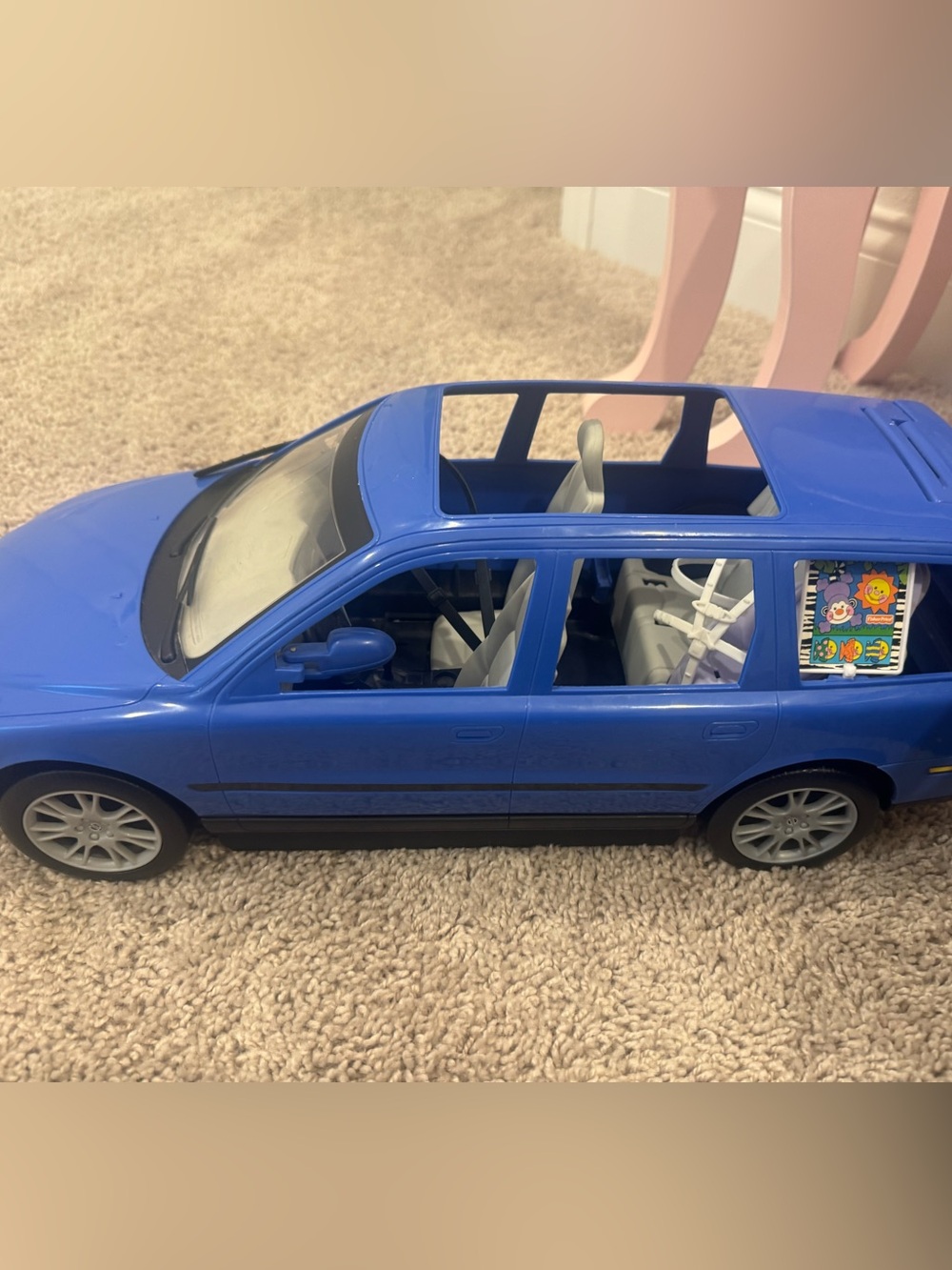 Barbie Happy Family Volvo V70 Station Wagon